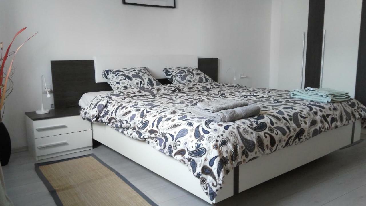 Vila Rosa Vis Ngoại thất bức ảnh